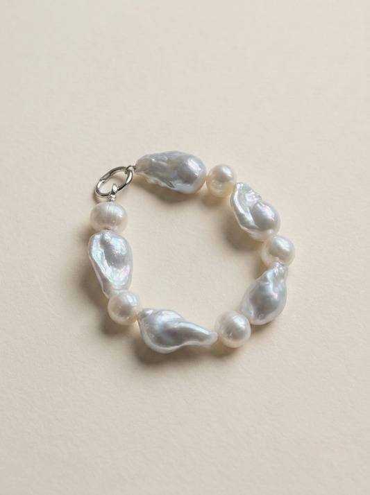 Baroque Current Pearl Bracelet