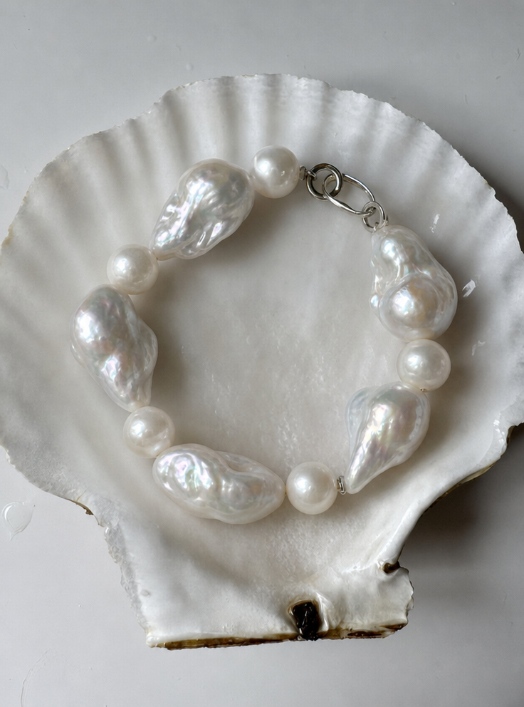 Baroque Current Pearl Bracelet