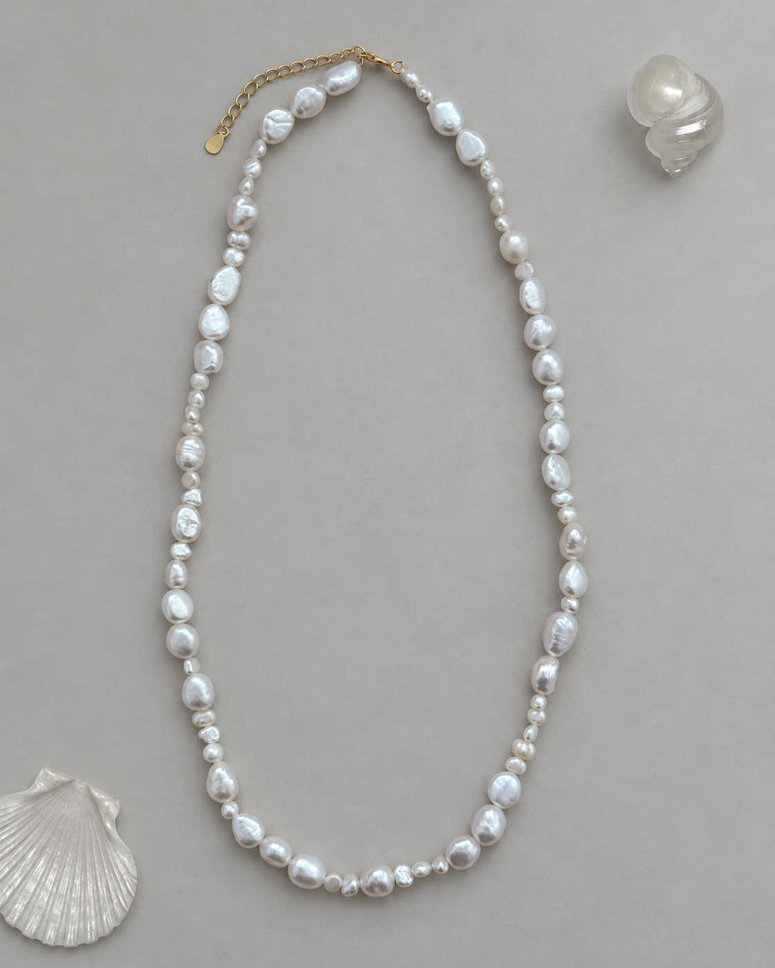 Scattered Light Pearl Necklace
